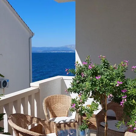Keko, Sutivan, Brac, Seaside With Balcony And Sea View * 苏提万
