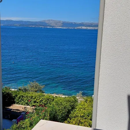 Keko, Sutivan, Brac, Seaside With Balcony And Sea View * 苏提万
