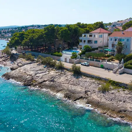 Keko, Sutivan, Brac, Seaside With Balcony And Sea View 苏提万